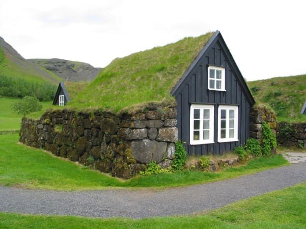 Turf-Houses-in-Iceland.jpg