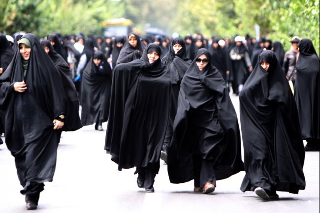 iran_female_ninjas.jpg
