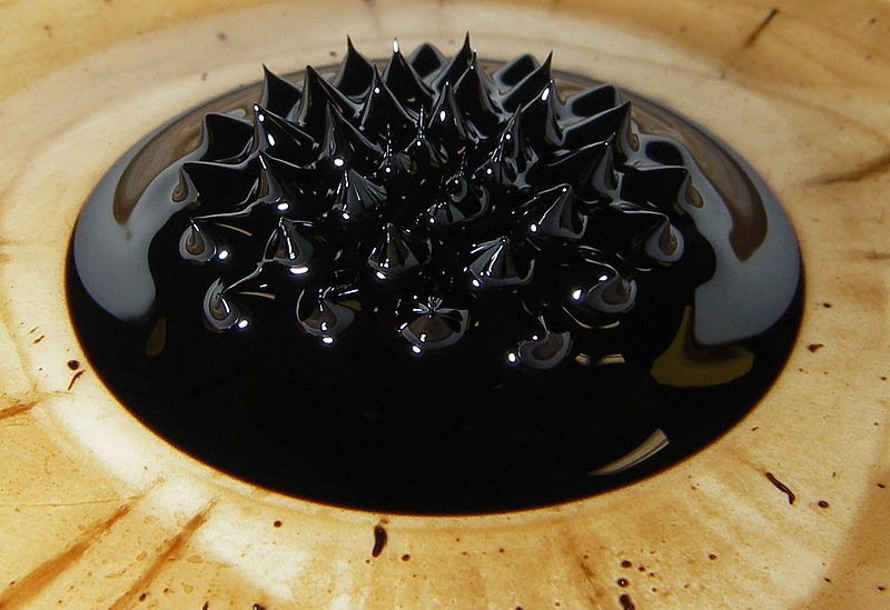 800px-Ferrofluid_in_magnetic_field.jpg