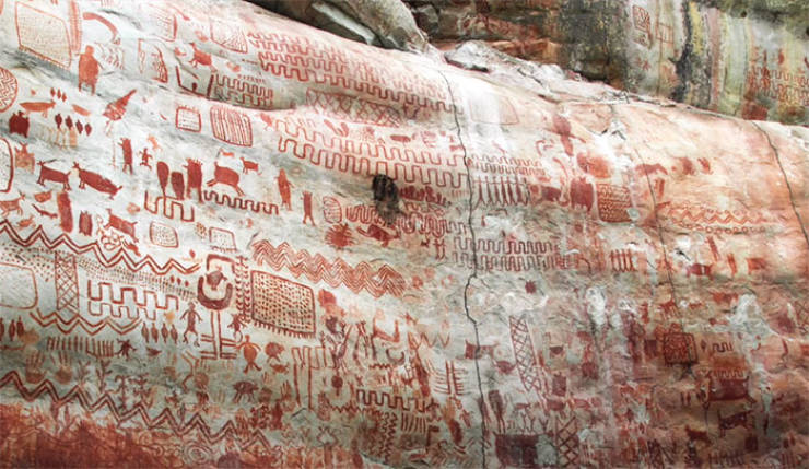 a_13kilometer_wall_fully_covered_in_prehistoric_paintings_was_discovered_in_remote_amazonia_640_02.jpg