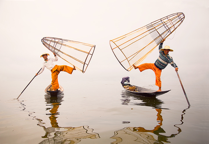 Inle-Lake-Fishermen-Balancing-Float-Grace-1.jpg