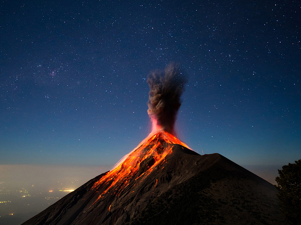 fuego-volcano-guatemala_89538_990x742.jpg