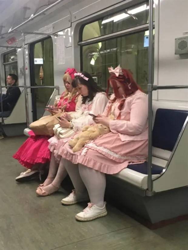 russian-metro-fashion-12.jpg
