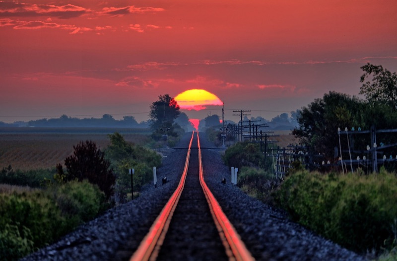 Sunrise_on_the_Rails___Fairmount_Illinois___Raymond_Cunningham___Flickr.jpg
