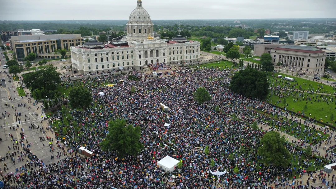 no-kings-protest-saint-paul-mn-v0-tuc7n3uegy6f1.jpg