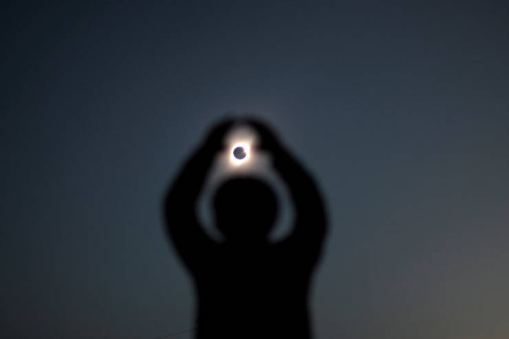 if_you_missed_the_solar_eclipse_here_are_the_photos_640_10.jpg