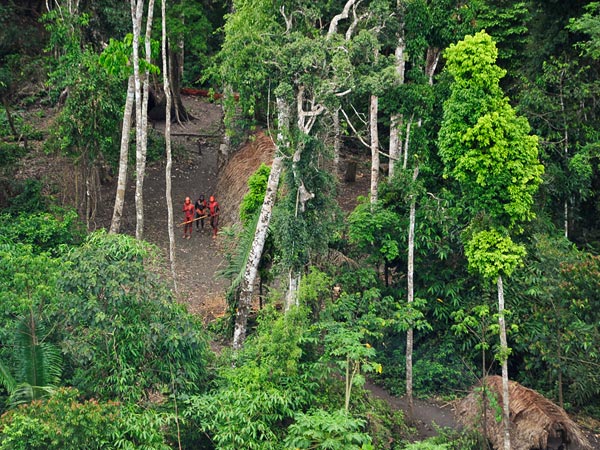 uncontacted-tribes-new-pictures-group_31964_600x450.jpg