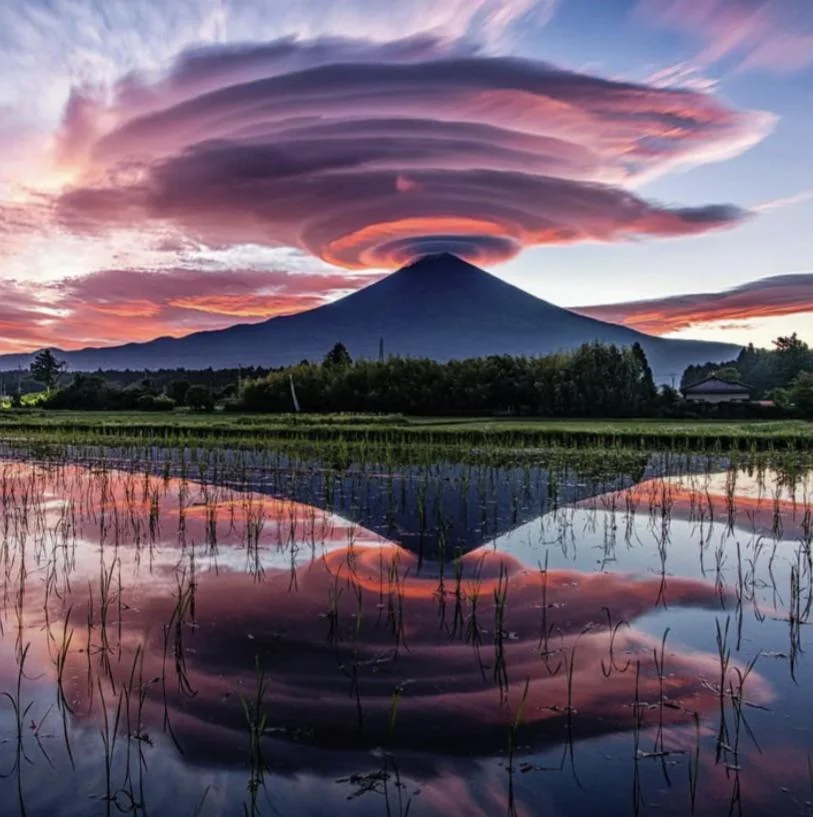 hard-to-believe-its-not-ai-lenticular-clouds-over-mt-fuji-v0-c6av6vz2evne1.jpeg