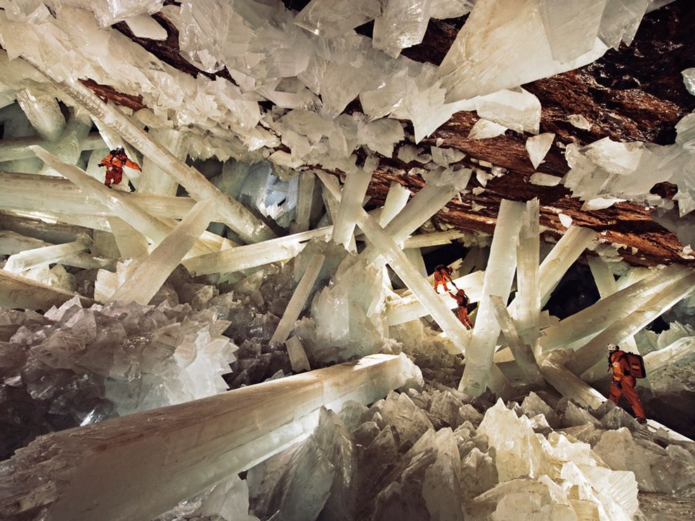 cave-crystals-peter_3714_990x742.jpg