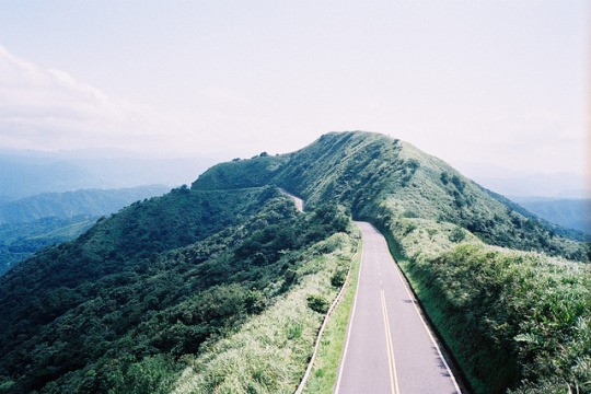 The_Highest_Point_of_102_Road_by_Chen_Yen-Chi_on_Flickr..jpg