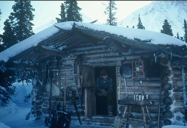 the_man_who_lived_alone_in_alaska_for_nearly_three_decades_640_03.jpg