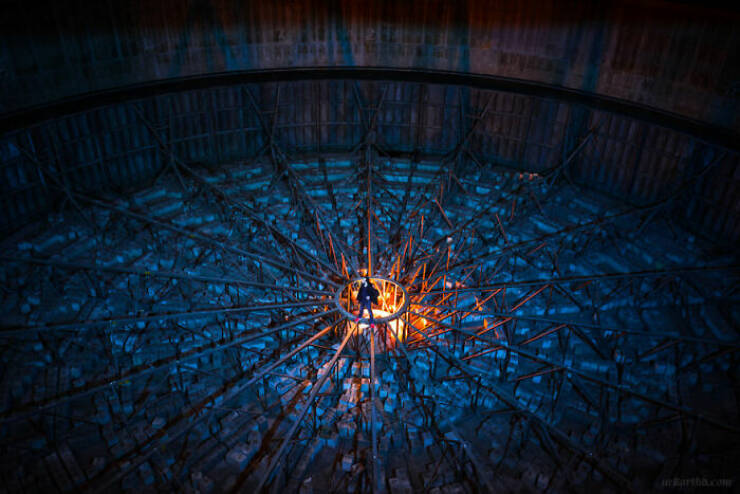hauntingly_beautiful_abandoned_places_around_the_world_640_13.jpg