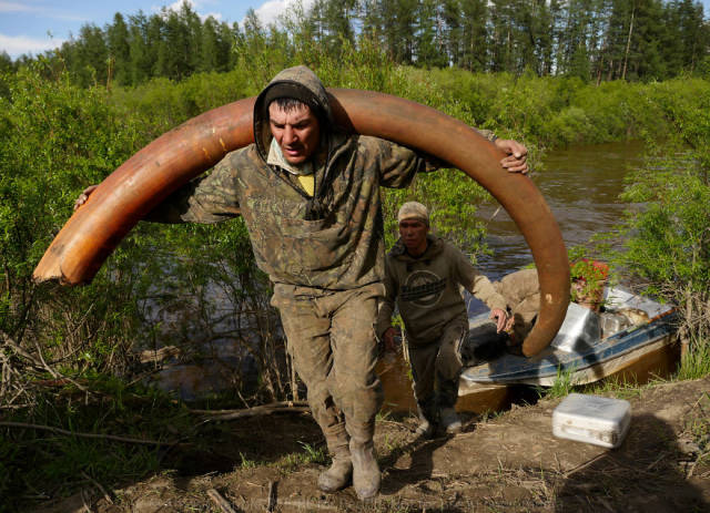 an_epic_adventure_of_illegal_search_for_mammoth_tusks_in_russia_640_13.jpg